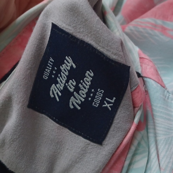 Artistry in Motion Flamingo Short Sleeve Woven size XL - Picture 7 of 8